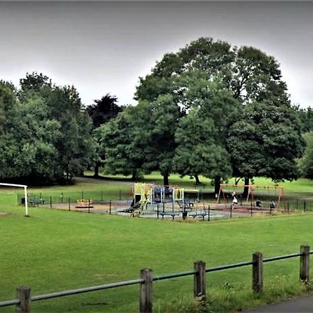 -Rf7H- For Your Relaxed & Cosy Free Parking Leeds  Bagian luar foto