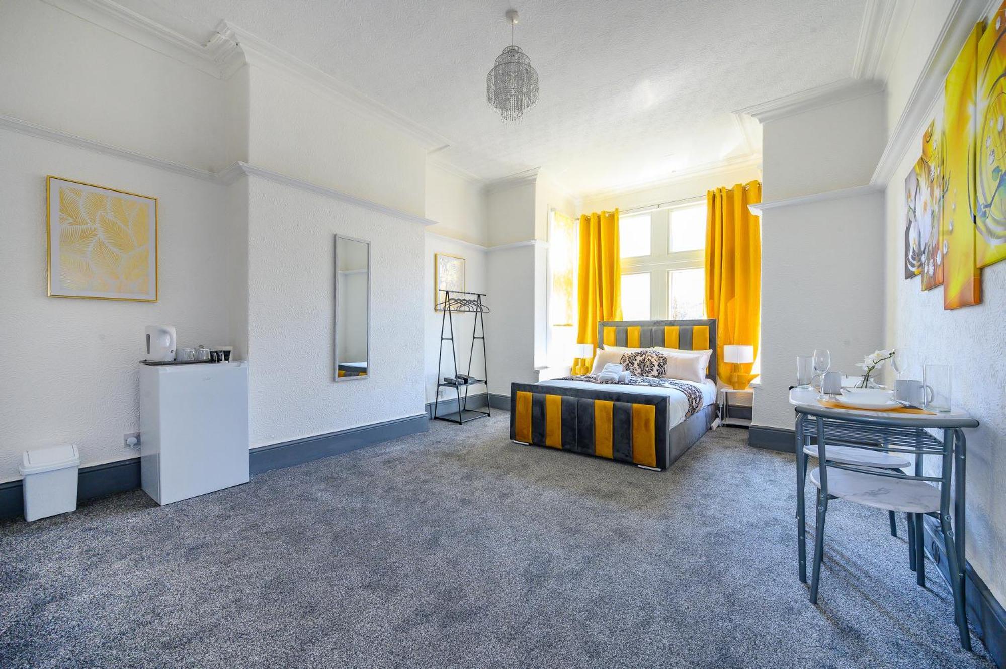 -Rf7H- For Your Relaxed & Cosy Free Parking Leeds  Bagian luar foto